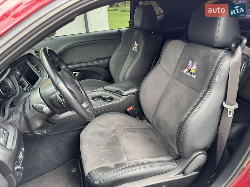 Купе Dodge Challenger 2019 в Львове