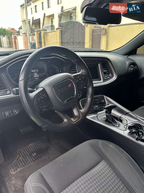 Купе Dodge Challenger 2018 в Львові