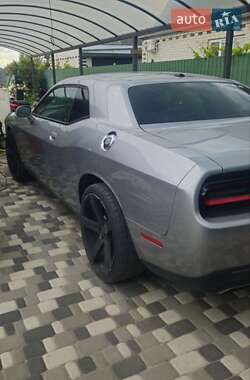 Купе Dodge Challenger 2017 в 