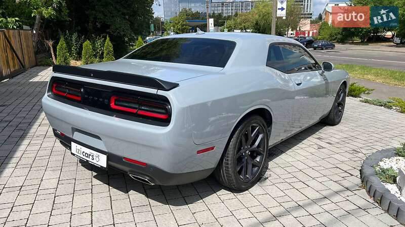 Купе Dodge Challenger 2021 в Львове