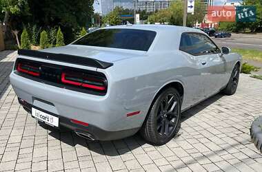 Купе Dodge Challenger 2021 в 