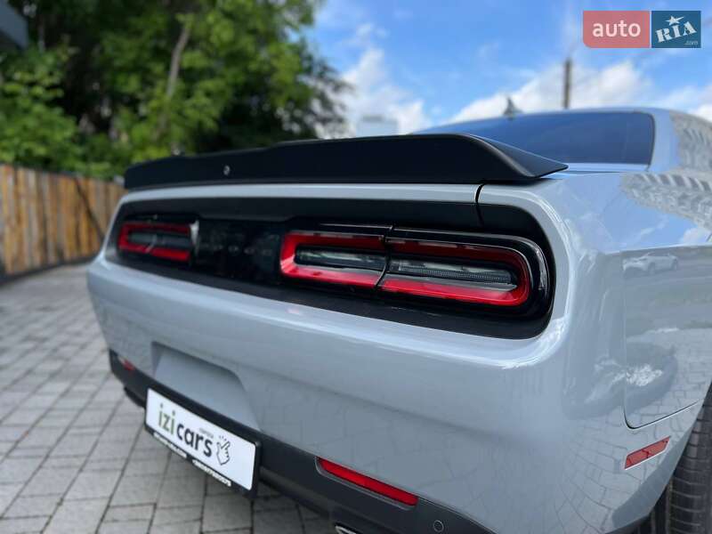 Купе Dodge Challenger 2021 в Львове