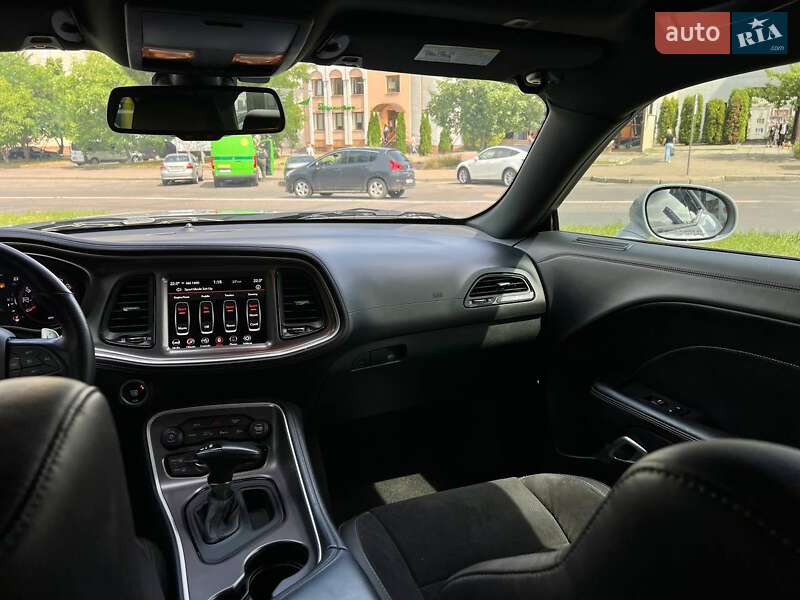 Купе Dodge Challenger 2021 в Львове