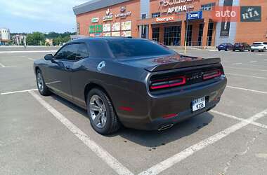Купе Dodge Challenger 2018 в 
