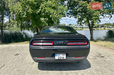 Купе Dodge Challenger 2016 в 