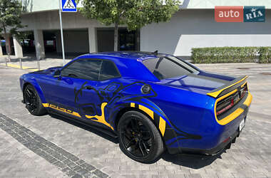 Купе Dodge Challenger 2022 в 