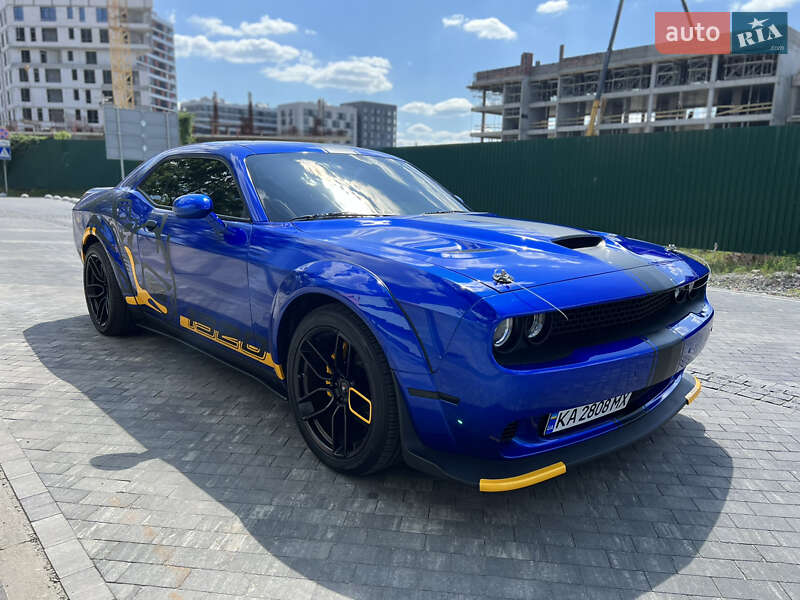 Купе Dodge Challenger 2022 в Киеве