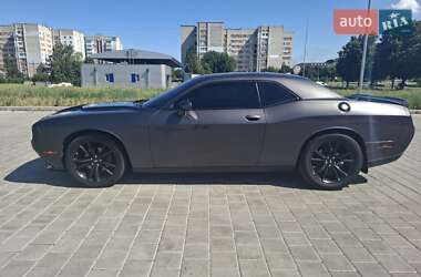 Купе Dodge Challenger 2017 в 