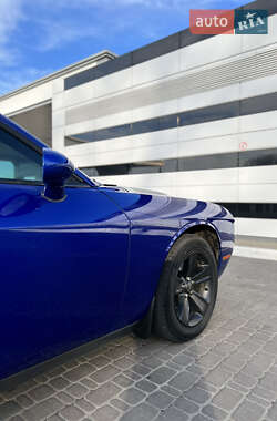 Купе Dodge Challenger 2019 в 