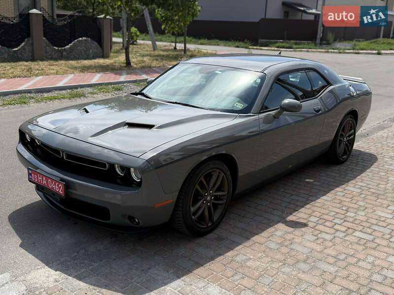Купе Dodge Challenger 2017 в Киеве