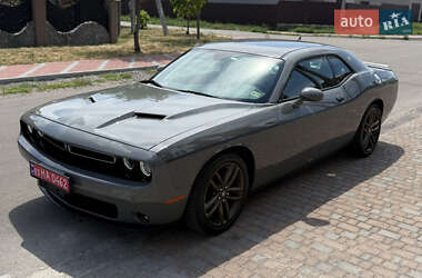 Купе Dodge Challenger 2017 в 