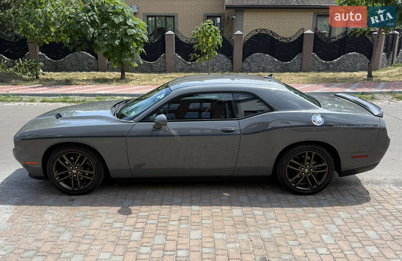 Купе Dodge Challenger 2017 в Киеве