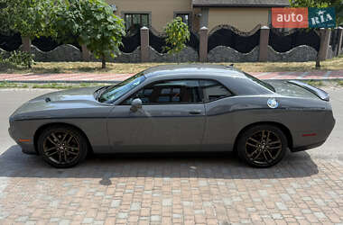 Купе Dodge Challenger 2017 в 