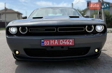 Купе Dodge Challenger 2017 в 