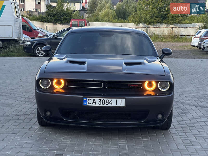 Купе Dodge Challenger 2015 в Ровно