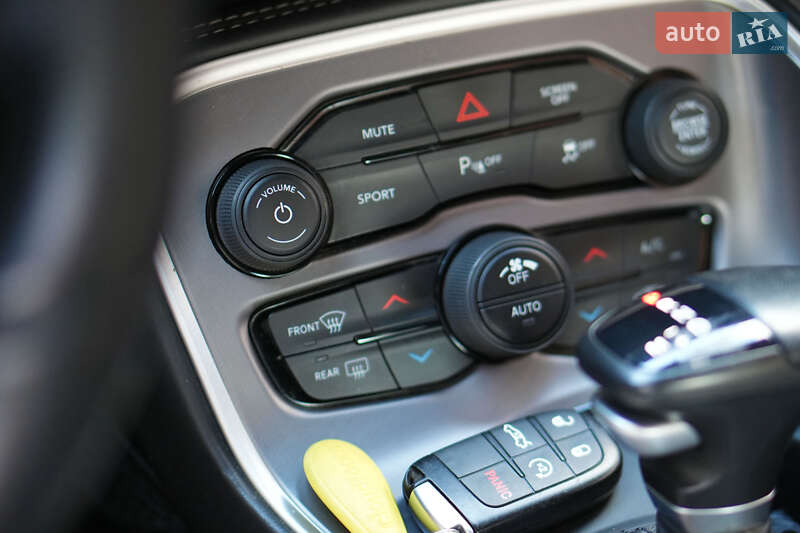 Купе Dodge Challenger 2019 в Житомире