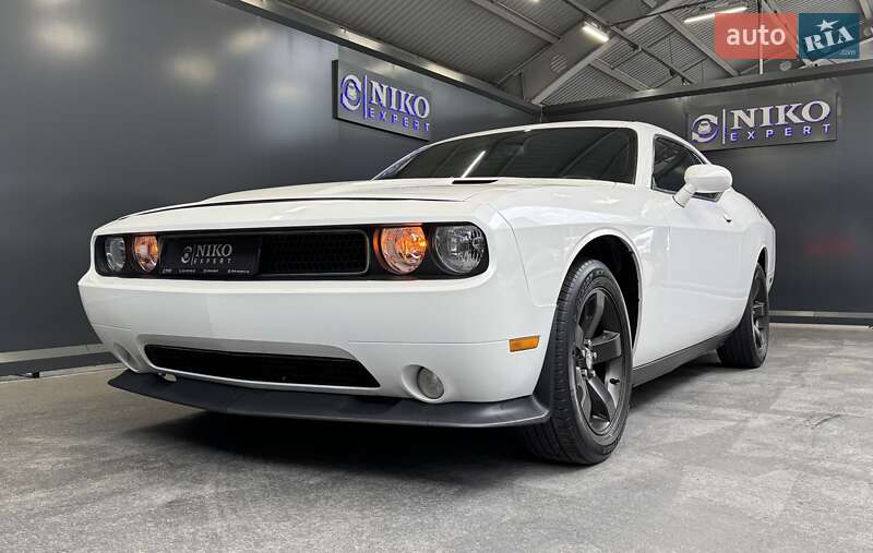 Купе Dodge Challenger 2013 в Киеве