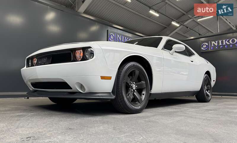 Купе Dodge Challenger 2013 в Киеве