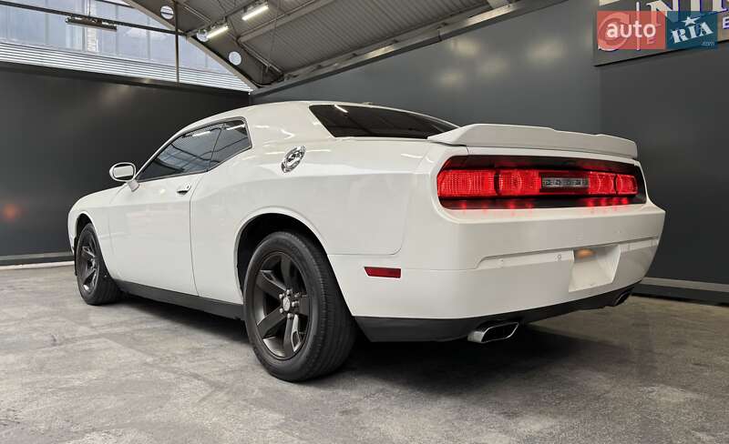 Купе Dodge Challenger 2013 в Киеве