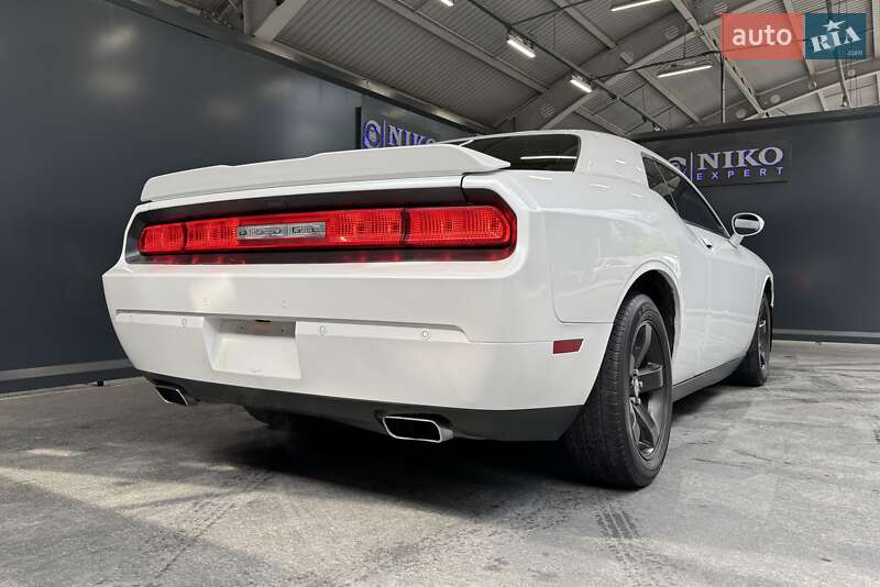 Купе Dodge Challenger 2013 в Киеве