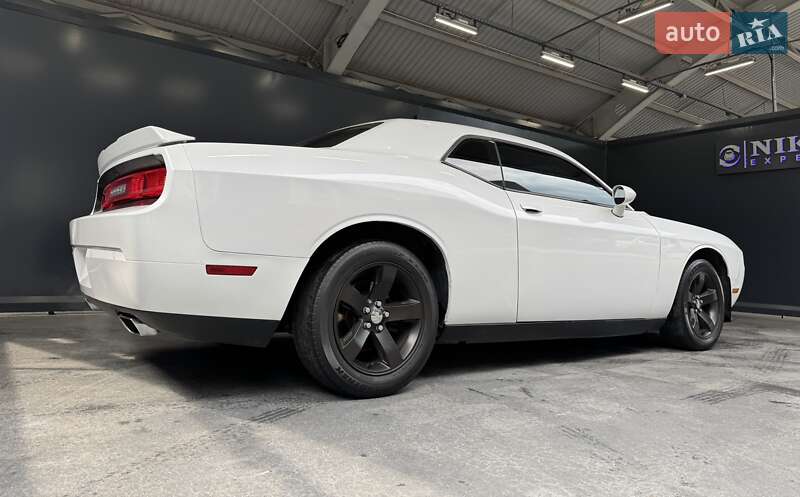 Купе Dodge Challenger 2013 в Киеве