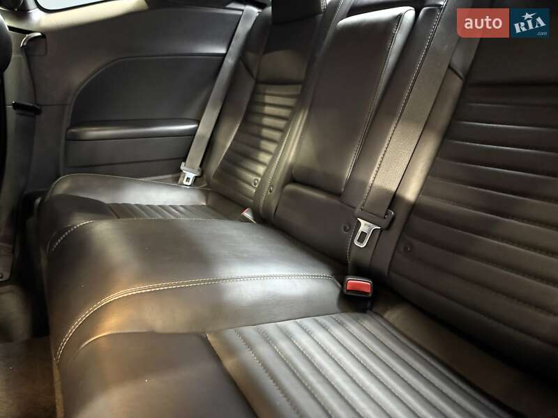 Купе Dodge Challenger 2013 в Киеве