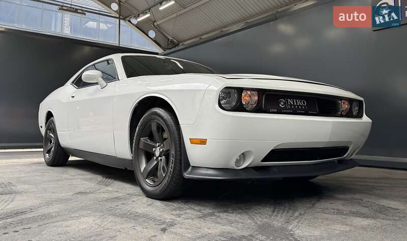 Купе Dodge Challenger 2013 в Киеве