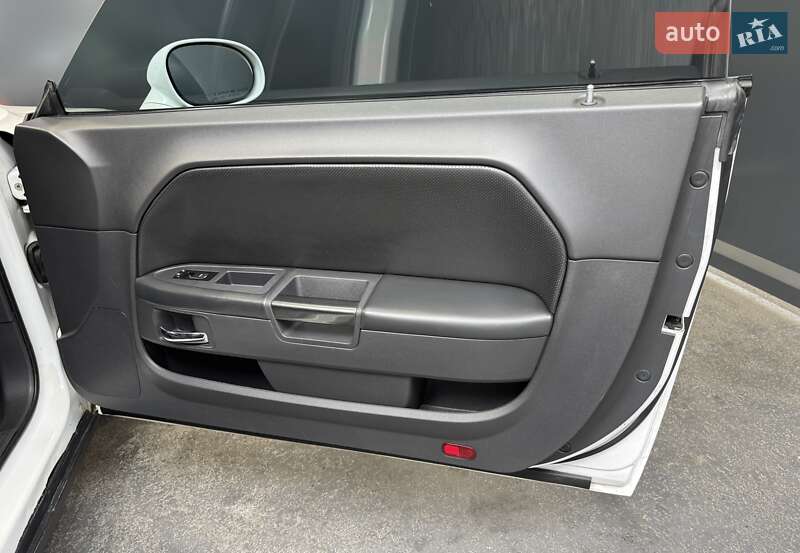 Купе Dodge Challenger 2013 в Киеве