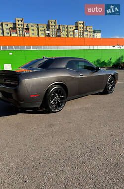 Купе Dodge Challenger 2019 в 
