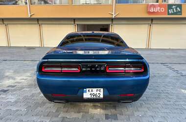 Купе Dodge Challenger 2021 в 