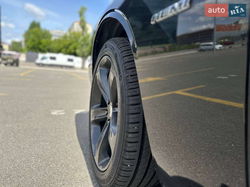 Купе Dodge Challenger 2017 в Києві фото 5 Купе Dodge Challenger 2017 в Києві