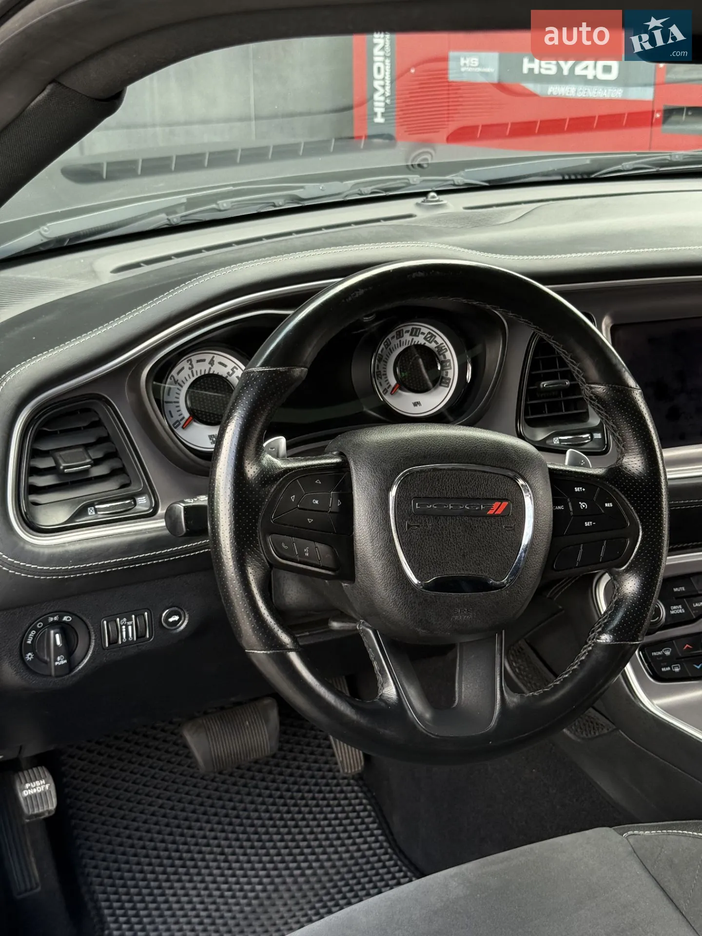 2019 Dodge Challenger - мініатюра 28