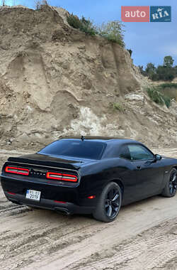 Купе Dodge Challenger 2019 в 