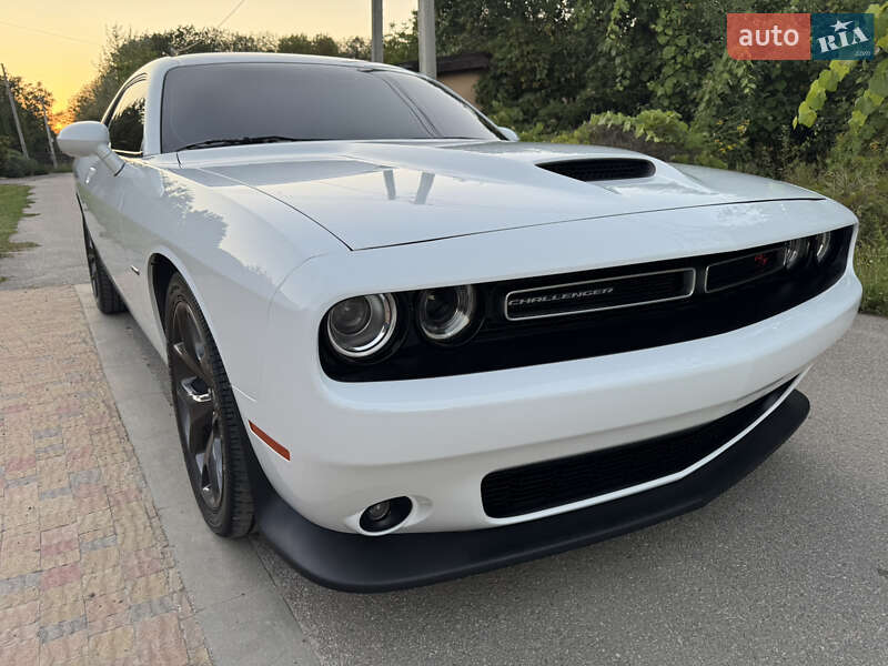 Купе Dodge Challenger 2019 в Харкові