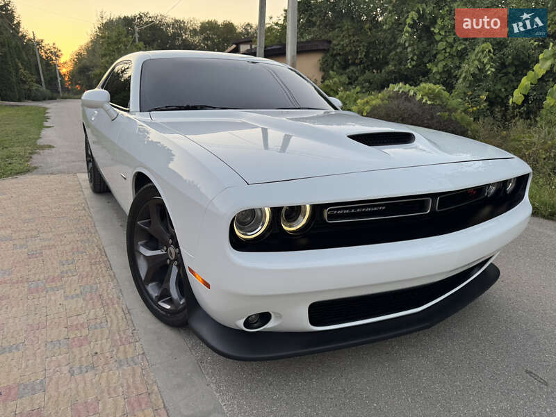 Купе Dodge Challenger 2019 в Харкові