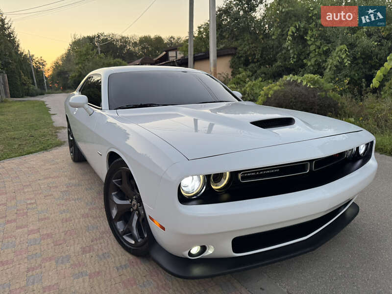 Купе Dodge Challenger 2019 в Харкові