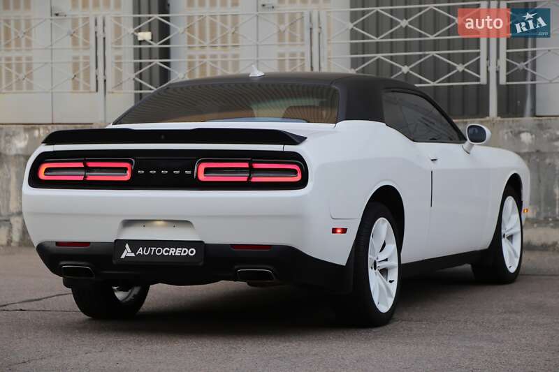 Купе Dodge Challenger 2016 в Киеве