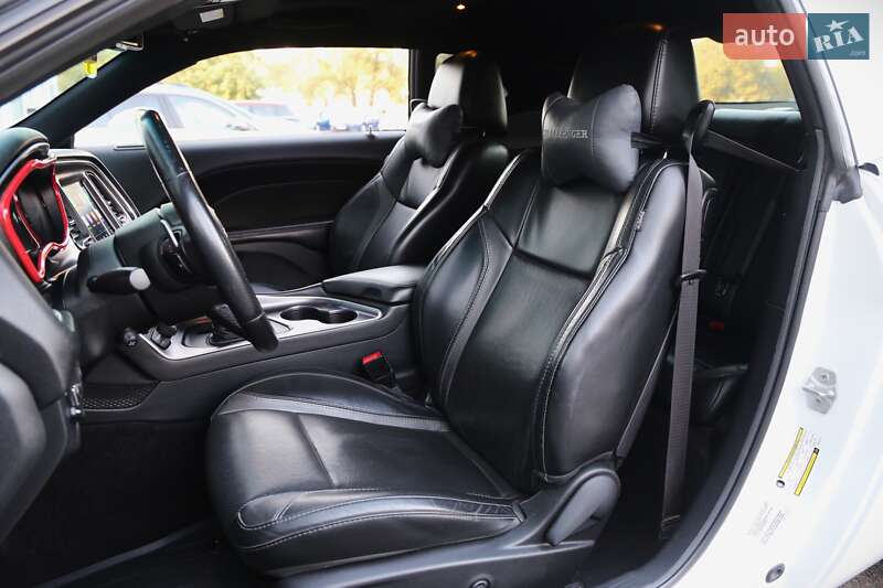 Купе Dodge Challenger 2016 в Киеве