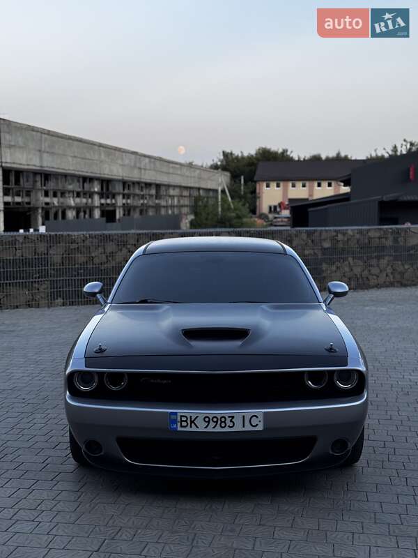Купе Dodge Challenger 2017 в Ровно