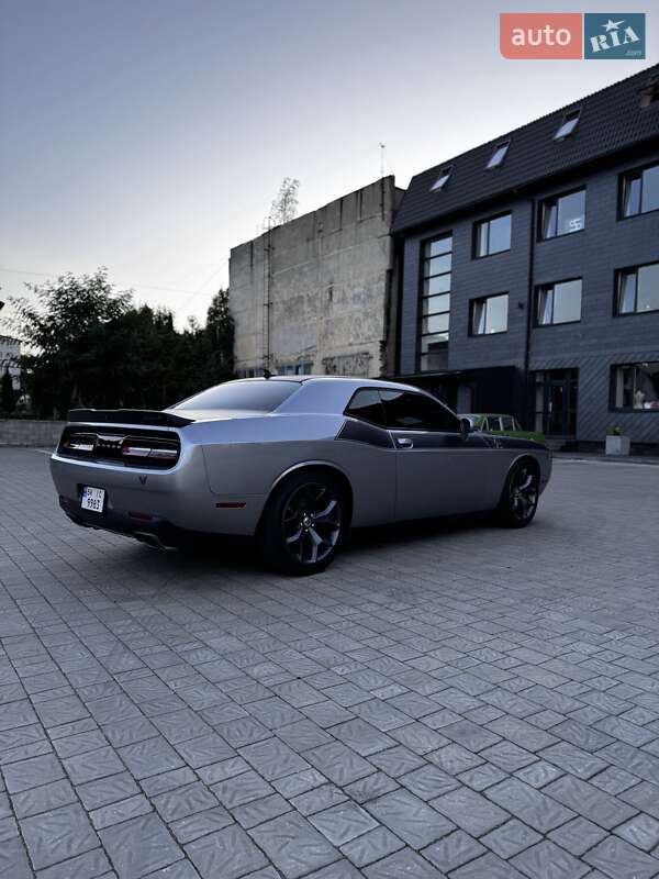 Купе Dodge Challenger 2017 в Ровно