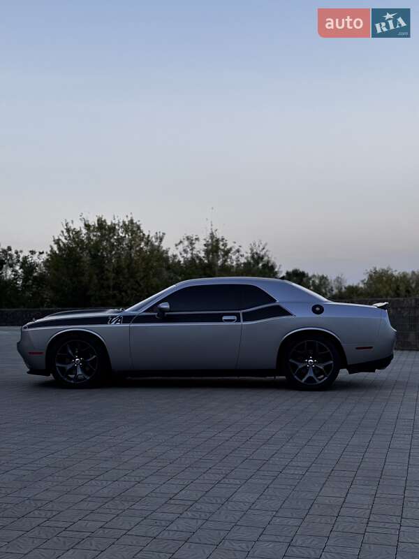 Купе Dodge Challenger 2017 в Ровно