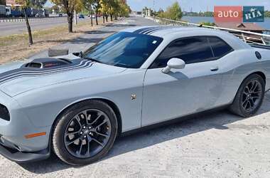 Купе Dodge Challenger 2021 в 