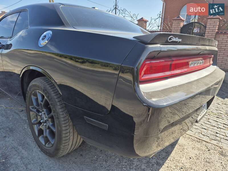 Купе Dodge Challenger 2014 в Костополе