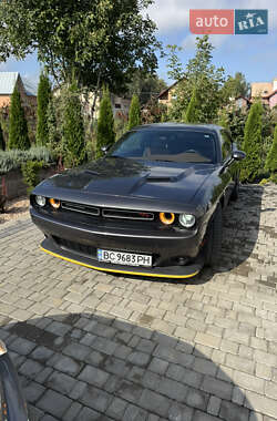 Купе Dodge Challenger 2016 в Львові