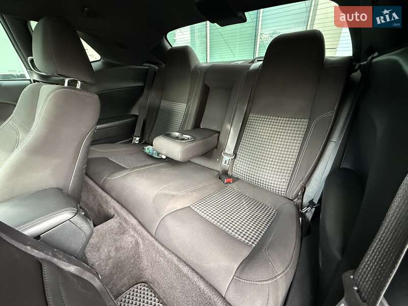 Купе Dodge Challenger 2017 в Києві фото 15 Купе Dodge Challenger 2017 в Києві