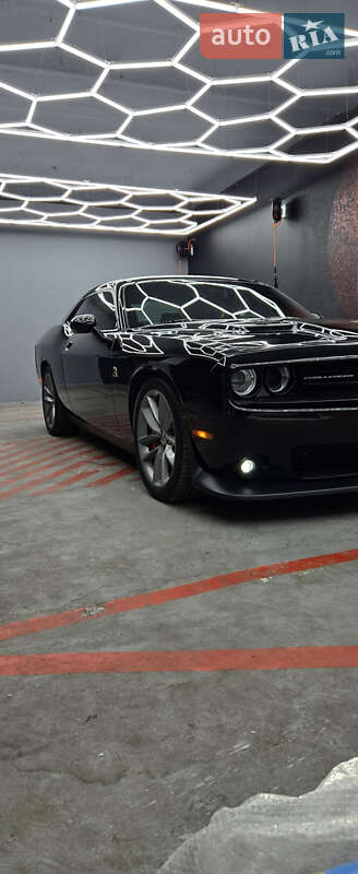 Купе Dodge Challenger 2017 в Днепре
