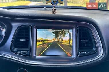 Купе Dodge Challenger 2017 в 