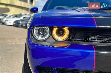 Купе Dodge Challenger 2019 в 