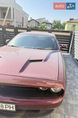 Купе Dodge Challenger 2017 в 