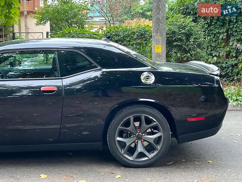 Купе Dodge Challenger 2018 в Киеве
